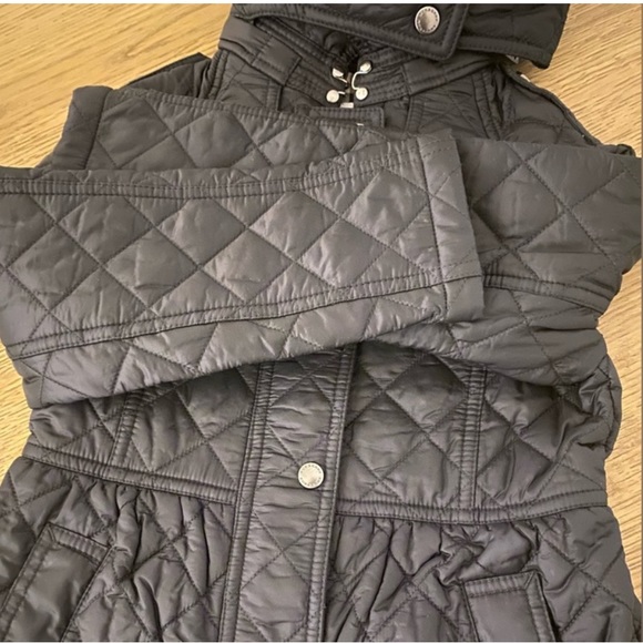 BURBERRY Quilted detachable Hooded Black Jacket!! Girls Size 6Y!! - Picture 4 of 10